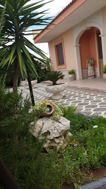 B&B L'Oasi Del Sole Uggiano La Chiesa Buitenkant foto